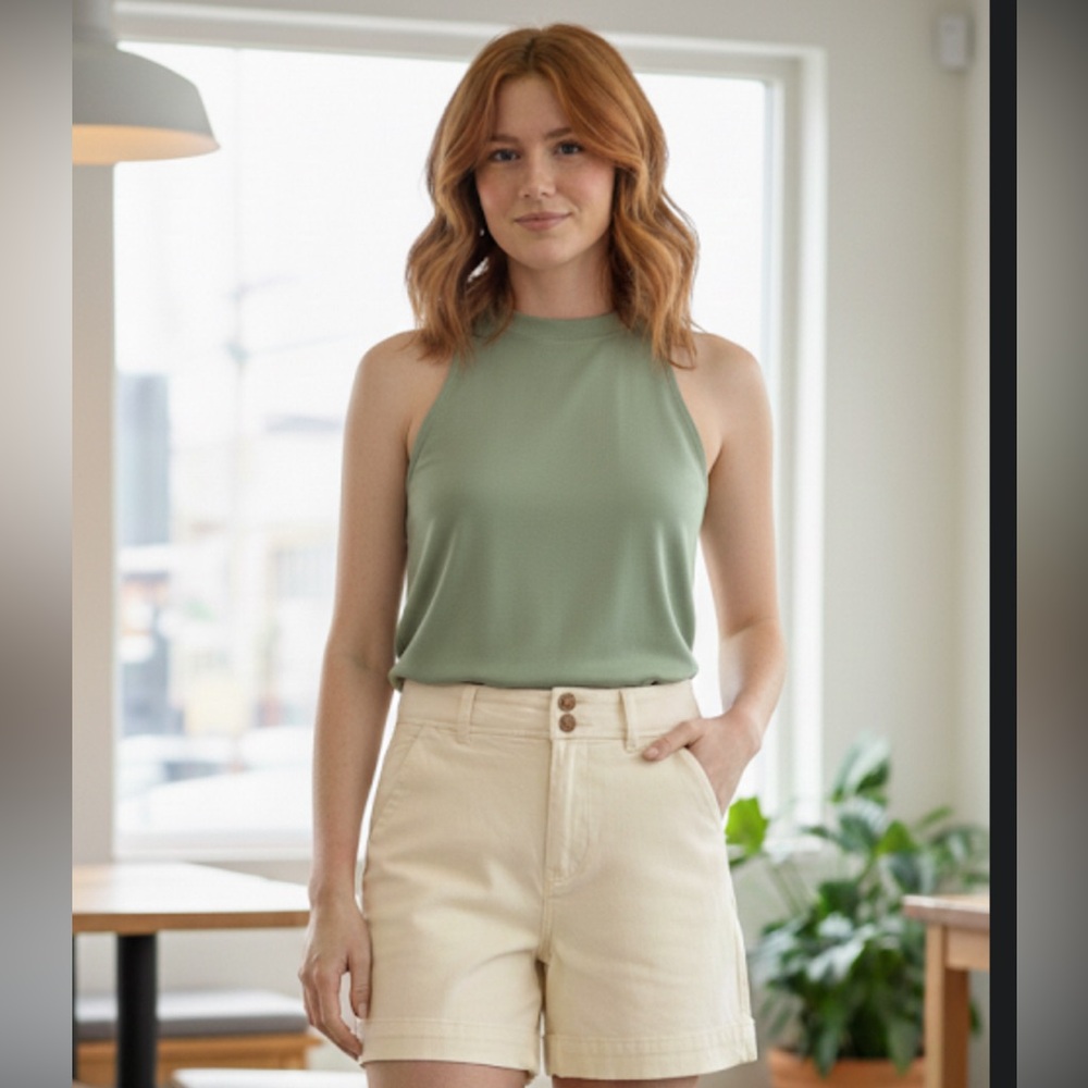 Mica Women's High Waist Cream Shorts NWT